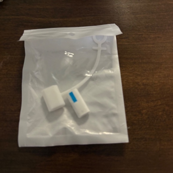 1st Generation Apple Pencil w/ charger & accessories - Picture 3 of 5